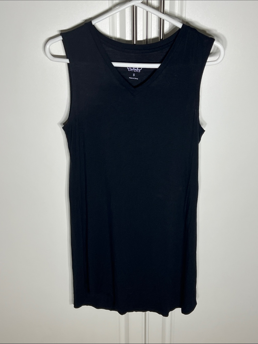 Sleeveless Black V-Neck Tank nightgown